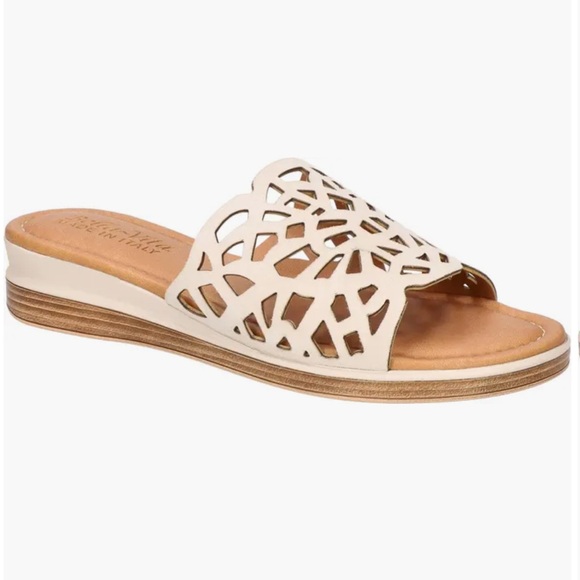 Bella Vita Cas Wedge Slide Leather Sandal Size 8WW beige tan made in Italy - Picture 1 of 8